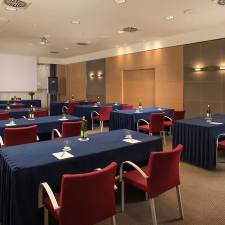 Nh Bologna Villanova 4*
